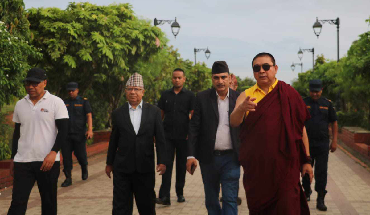 पूर्व प्रधानमन्त्री नेपालद्वारा लुम्बिनीको भ्रमण